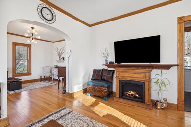 721 W 12th St, Cedar Falls, IA 50613 - photo 4