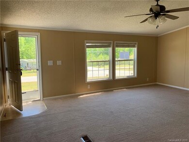 112 Kodak Dr, Statesville, NC 28625 - photo 2