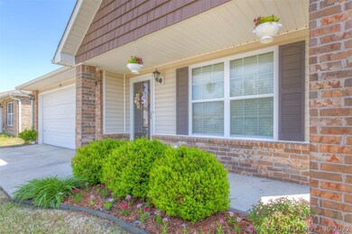 99 E Fairlane Ct, Sapulpa, OK 74066 - photo 2