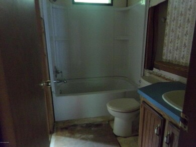 1082 Maple Lake Dr, Bushkill, PA 18324 - photo 7