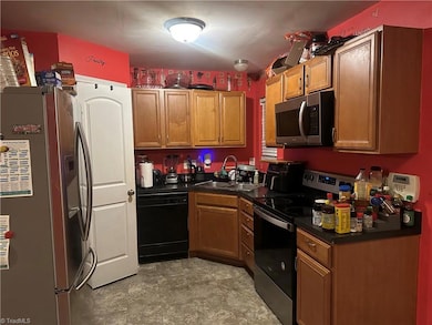 2010 Blue Rock Ct, Greensboro, NC 27405 - photo 5