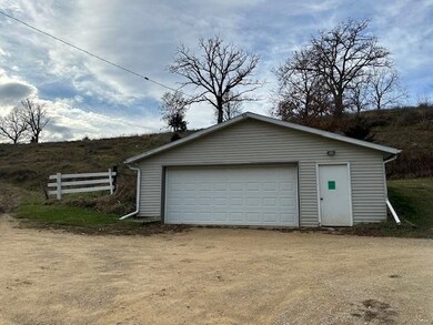 1906 Squirrel Hill Rd, Hollandale, WI 53544 - photo 5