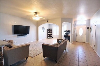 713 Desert Silver Dr, Horizon City, TX 79928 - photo 5