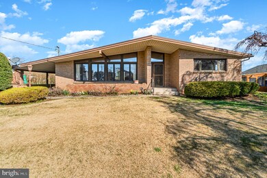 295 E Market St, Palmyra, PA 17078 - photo 5