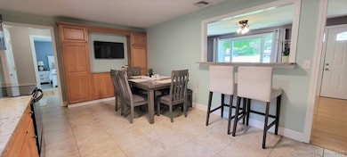 Eat-in kitchen