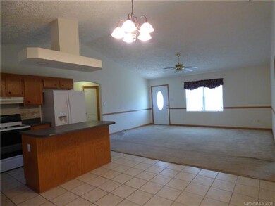 126 Natawest Dr unit 7, Statesville, NC 28625 - photo 3