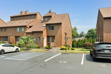 901 Scenic Ln, Poughkeepsie, NY 12603 - photo 2