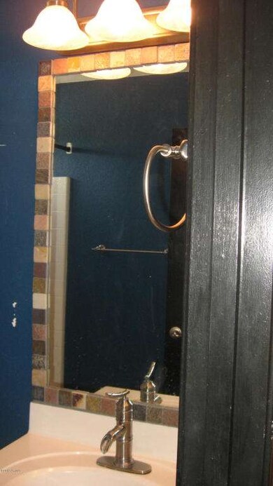 8228 W Palmaire Ave, Glendale, AZ 85303 - photo 5