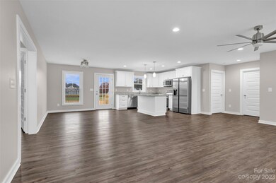 106 E Dundee Ct, Statesville, NC 28625 - photo 3