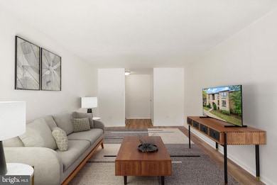 2042 Royal Fern Ct unit 1B, Reston, VA 20191 - photo 3