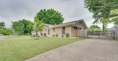 1608 Charlottsville Dr, Ennis, TX 75119 - photo 5