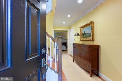 6848 Mclean Province Cir, Falls Church, VA 22043 - photo 4