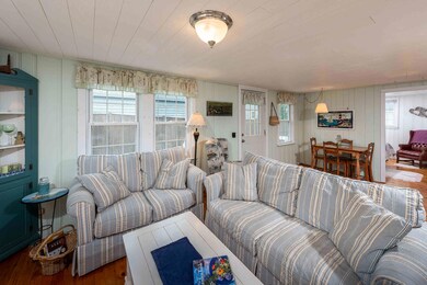 06 - Living Room 3