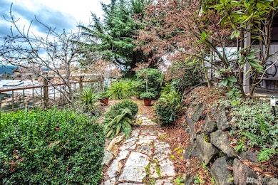 9530 SE 40th St, Mercer Island, WA 98040 - photo 3