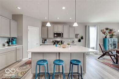 8671 Thatcher Ln, Avon, IN 46123 - photo 2