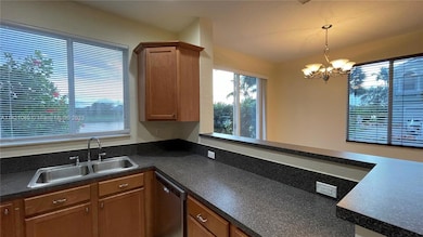 3123 Laurel Ridge Cir, Riviera Beach, FL 33404 - photo 5