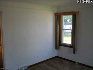 5103 Arch St, Maple Heights, OH 44137 - photo 4