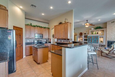 Large kitchen W/Island