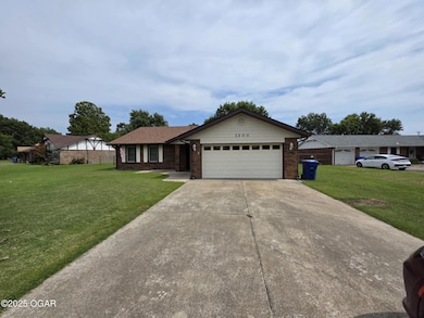 1300 Maple Dr, Miami, OK 74354 - photo 4