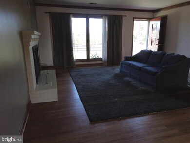 unlisted-address, Warrenton, VA 20186 - photo 4