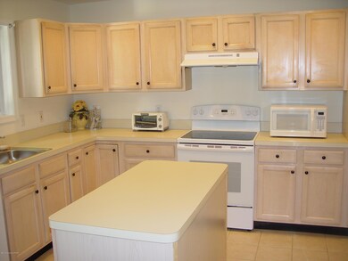 1711 Hemlock Dr, Scotrun, PA 18355 - photo 7