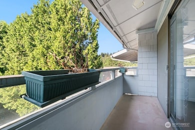 7930 SE 34th St unit 513, Mercer Island, WA 98040 - photo 4