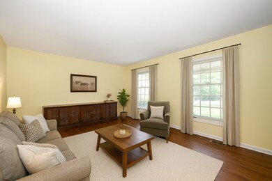 345 Green Valley Dr, Naperville, IL 60540 - photo 4