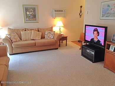 PHOTO 4-Living