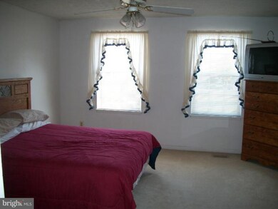 826 W Spring Meadow Ct, Edgewood, MD 21040 - photo 4