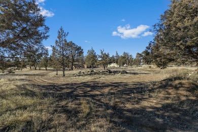 3240 NE 21st Dr, Redmond, OR 97756 - photo 2