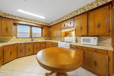 911 N Morvant Ave, Kaplan, LA 70548 - photo 6