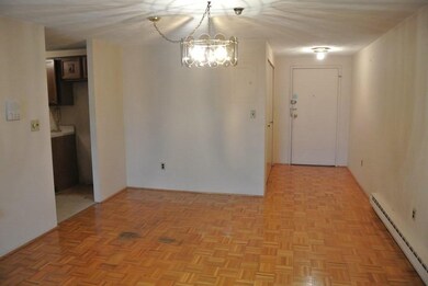 31 Lodgen Ct unit 2F, Malden, MA 02148 - photo 4