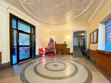 40-35 Ithaca St unit 3D, Elmhurst, NY 11373 - photo 2