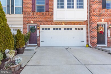913 Magnolia Blossom Ct, Sykesville, MD 21784 - photo 2
