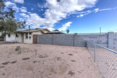 305 N Dewey St-3