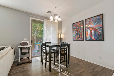 dining access to patio