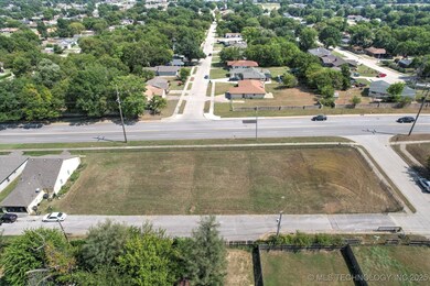 1326 Martin Luther King Junior Blvd unit B, Tulsa, OK 74106 - photo 4