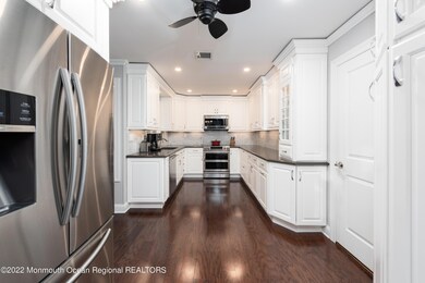 64 Eastport Ct, Red Bank, NJ 07701 - photo 6