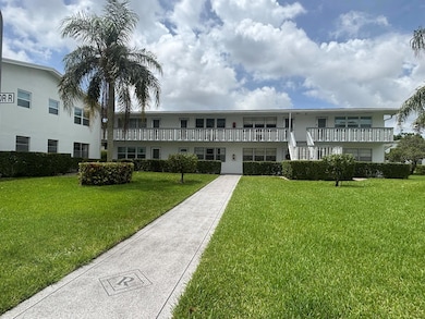 403 Windsor R, West Palm Beach, FL 33417 - photo 2