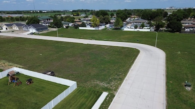 609 6th St, Columbus, NE 68601 - photo 3