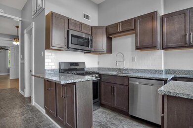 1303 Shenandoah Ave unit 2F, Saint Louis, MO 63104 - photo 2