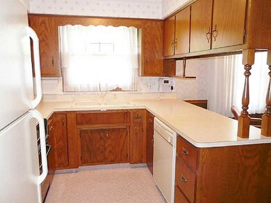 811 Eastgate Dr, Anderson, IN 46012 - photo 3