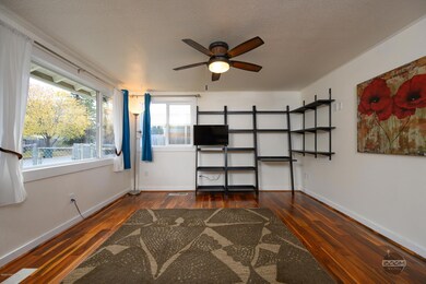shelving stays