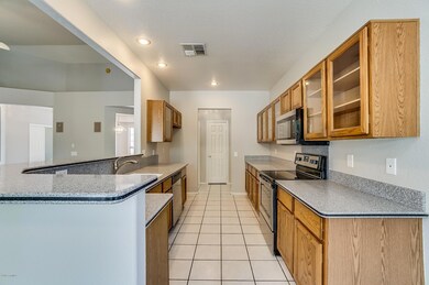 872 N Pineview Dr, Chandler, AZ 85226 - photo 6