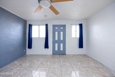 2537 E Willetta St unit 3, Phoenix, AZ 85008 - photo 3