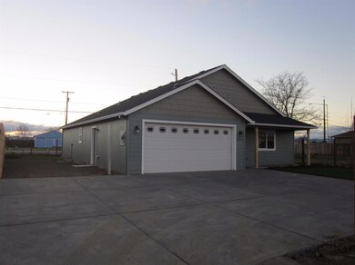 8373 Kyra Ln, White City, OR 97503 - photo 2