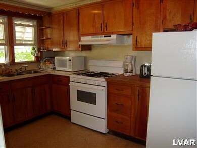 1404 Wood St, Bethlehem, PA 18017 - photo 2