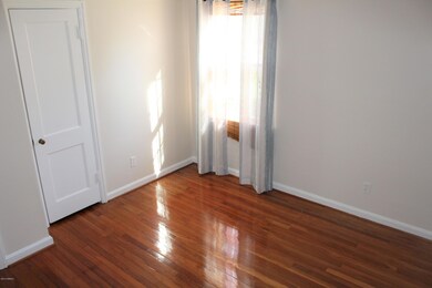 7guest room closet