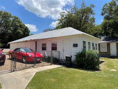 1317 Scotland Ave, Azle, TX 76020 - photo 5