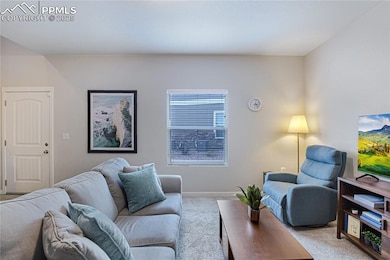 BRIGHT AND OPEN MAIN LEVEL